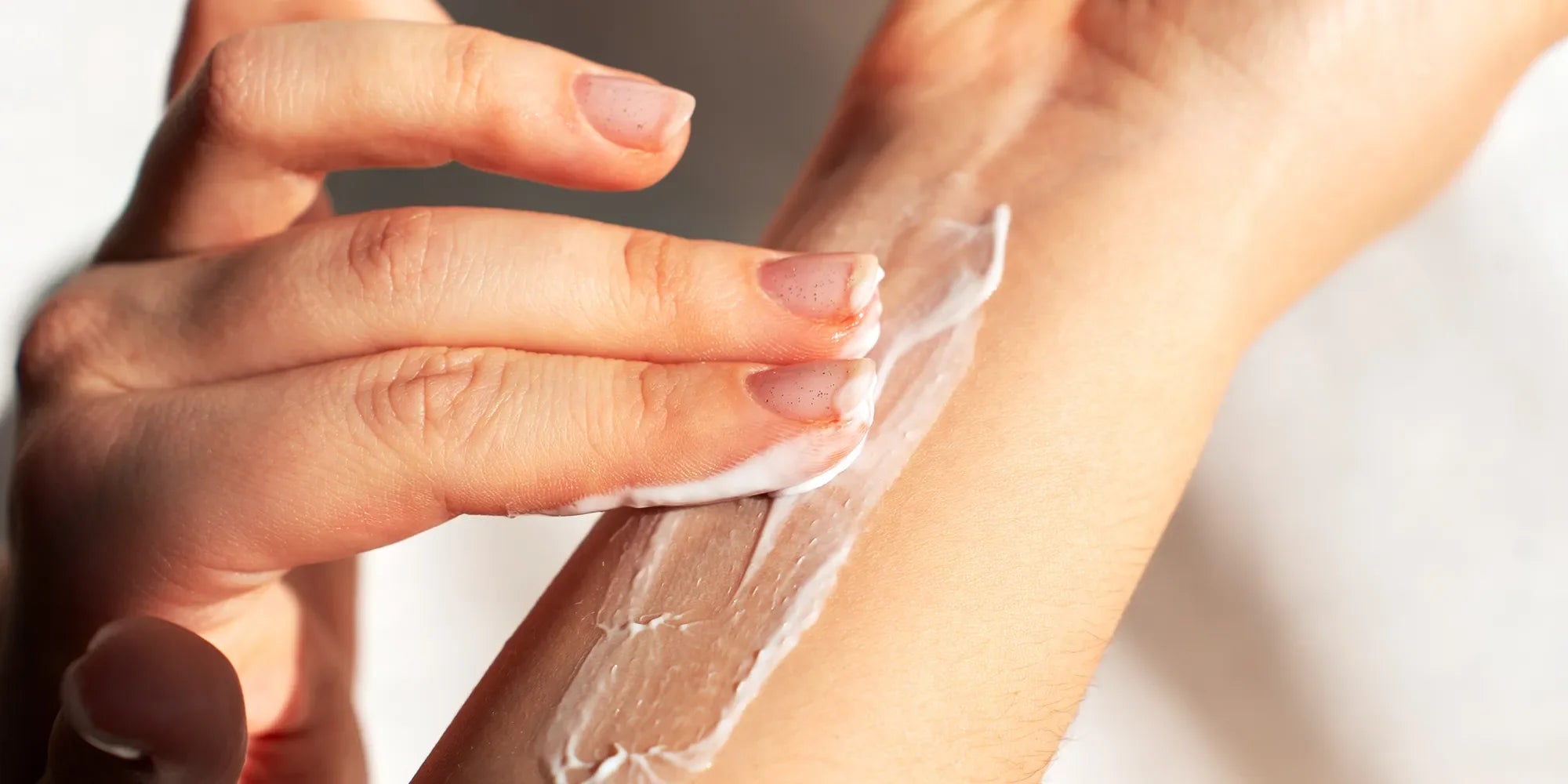 How to Apply Mineral Sunscreen (And Minimize White cast) - Days of Beauty